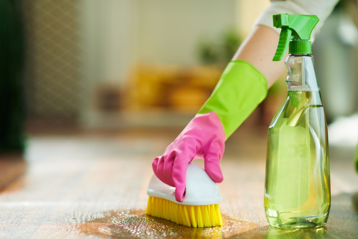 Appleberry Plumbing 3 Tip Sunday Green Bottle